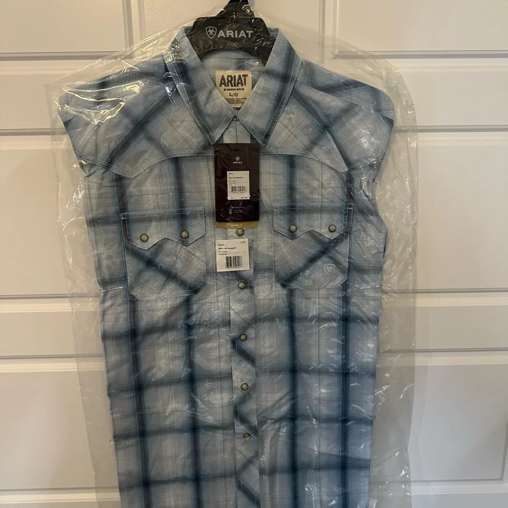 Ariat Blue and White Casual Button Down Shirt - Picture 2 of 2